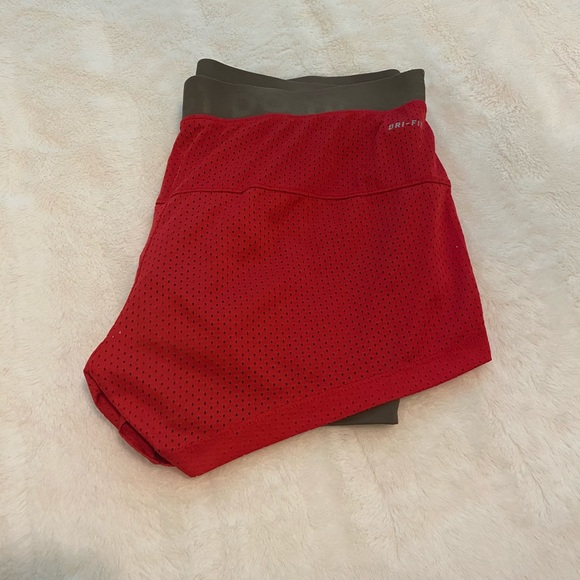 Nike shorts - Picture 1 of 2